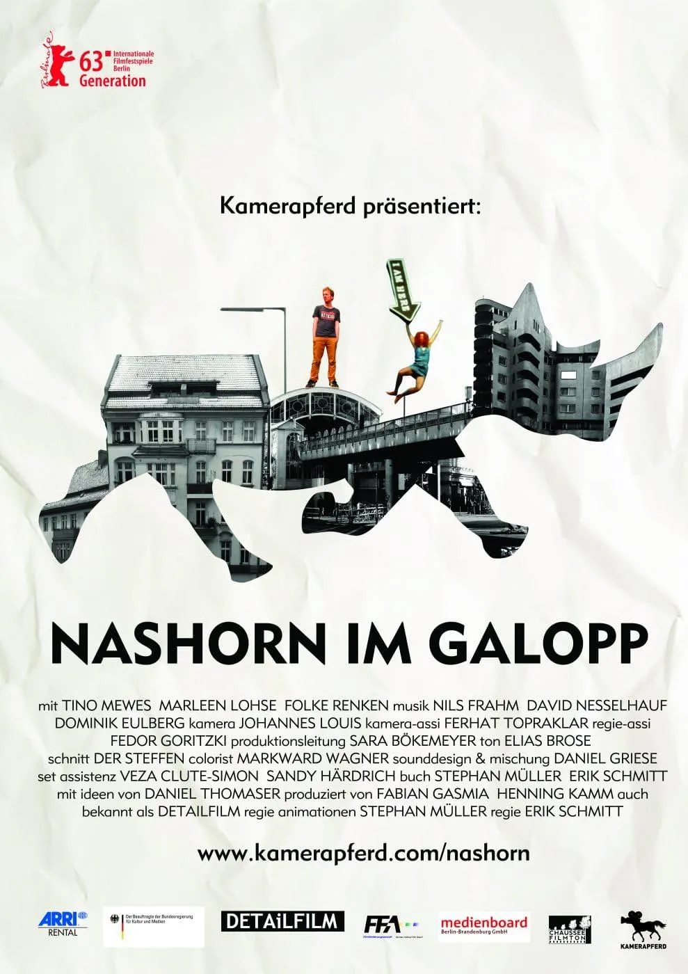     Nashorn im Galopp